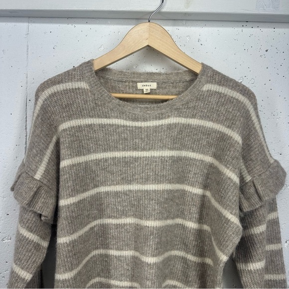 debut size Women’s Large Beige Striped Ruffle Sweater - Picture 5 of 12